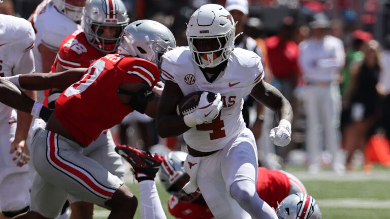 86) RB CJ Baxter, Texas