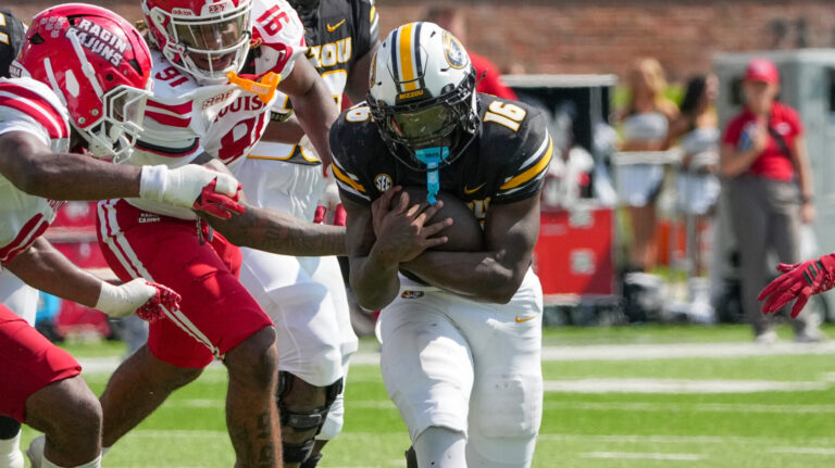 26) EDGE Javion Hilson, Missouri