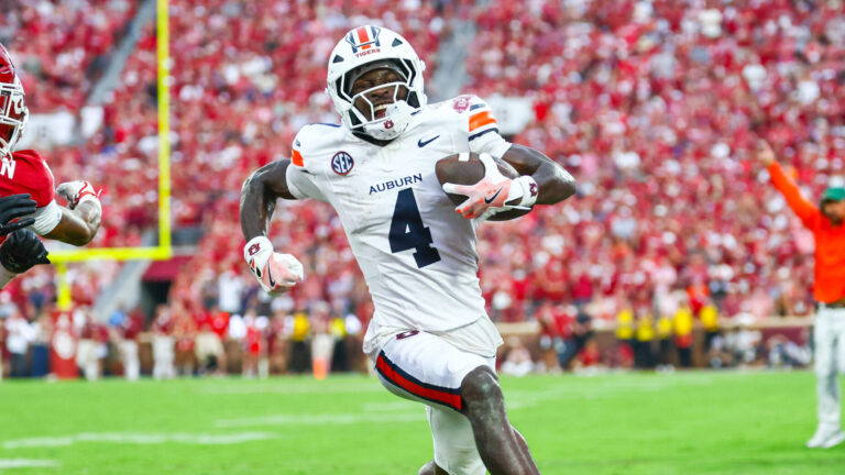 32) WR Malcolm Simmons, Auburn