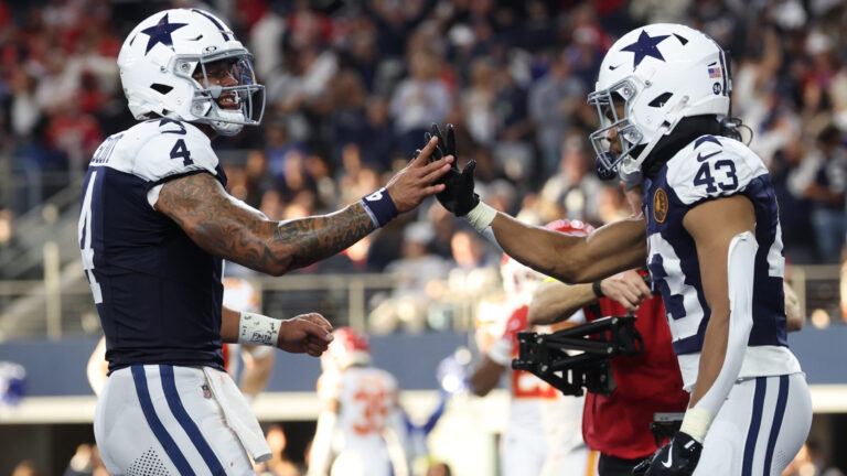 18) Dallas Cowboys (6-5-1)