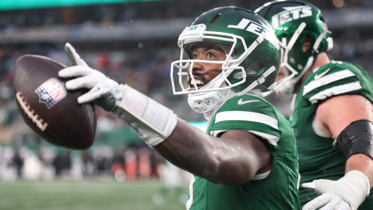 24) New York Jets (3-9)