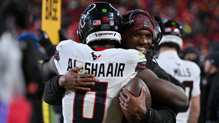 8) Houston Texans (8-5)