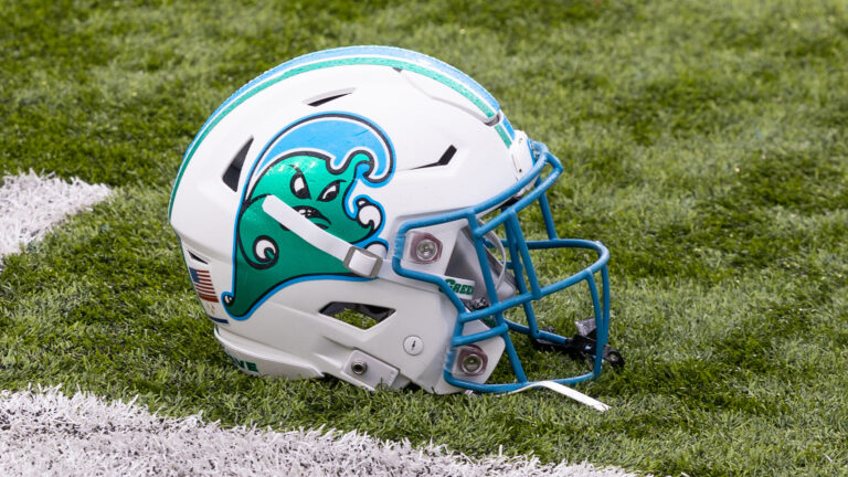 4) EDGE Jordan Norman, Tulane -> Tennessee