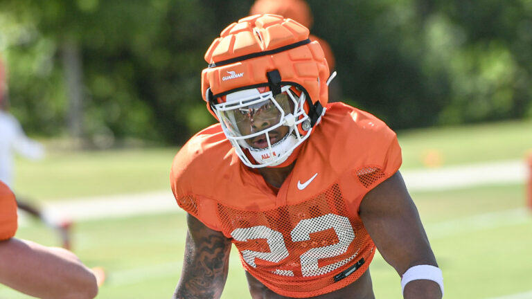12) Mountain West’s New Defensive Anchor: Why Dee Crayton Could Shine at UNLV