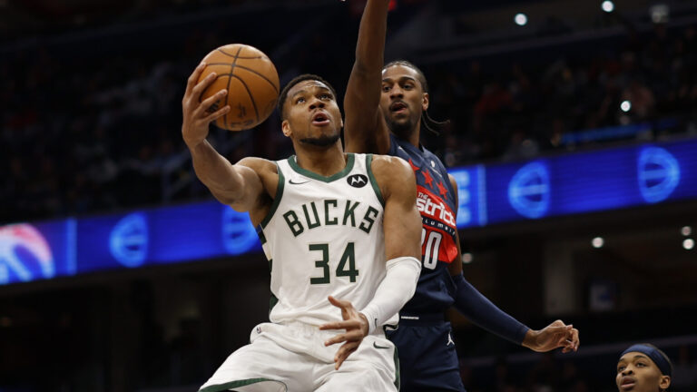 #8. Giannis Antetokounmpo (Milwaukee Bucks)