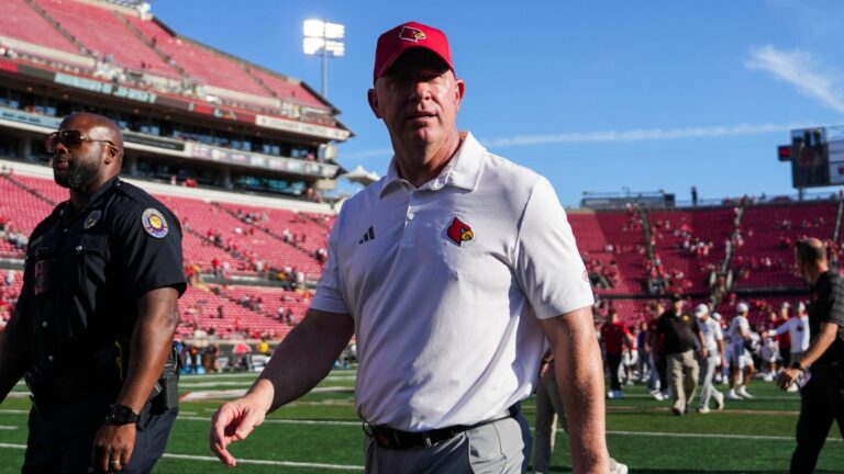 T-18) Louisville Cardinals (51 points)