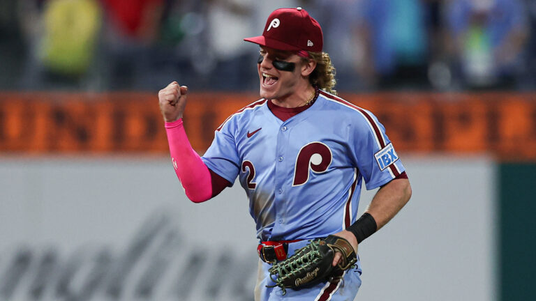 Sign Harrison Bader