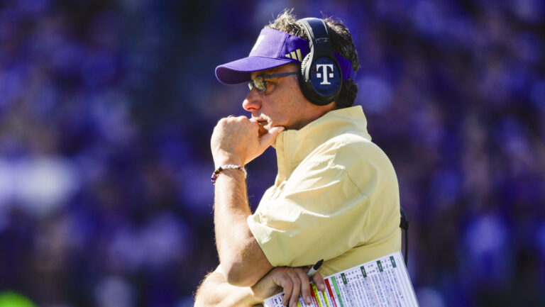 T-18) Washington Huskies (51 points)