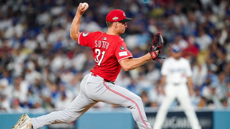 Sign Brent Suter
