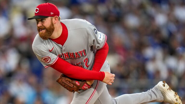 Sign Zack Littell