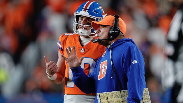 2. Denver Broncos (14–3)