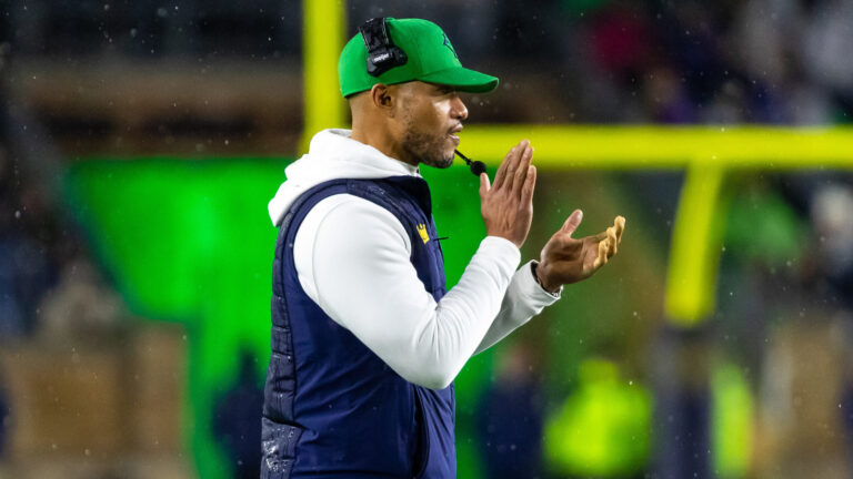6) Notre Dame Fighting Irish (182 points)