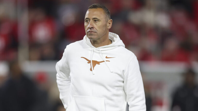 3) Texas Longhorns (203 points, 1 first-place votes)