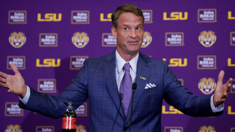 12) LSU Tigers (116 points)