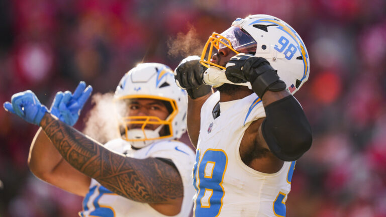 4) Los Angeles Chargers at New England Patriots