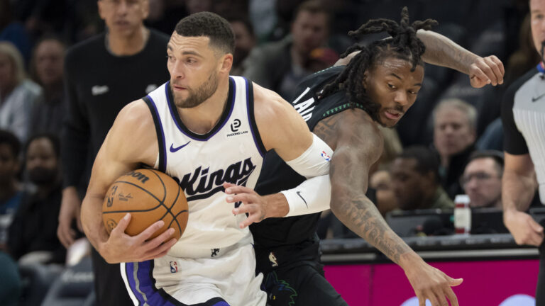 29. Sacramento Kings (9-30)