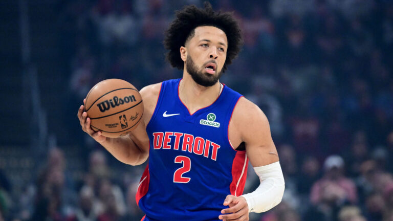 2. Detroit Pistons (28-10)