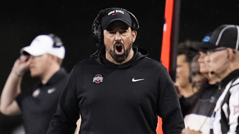 1) Ohio State Buckeyes (210 points, 2 first-place votes)