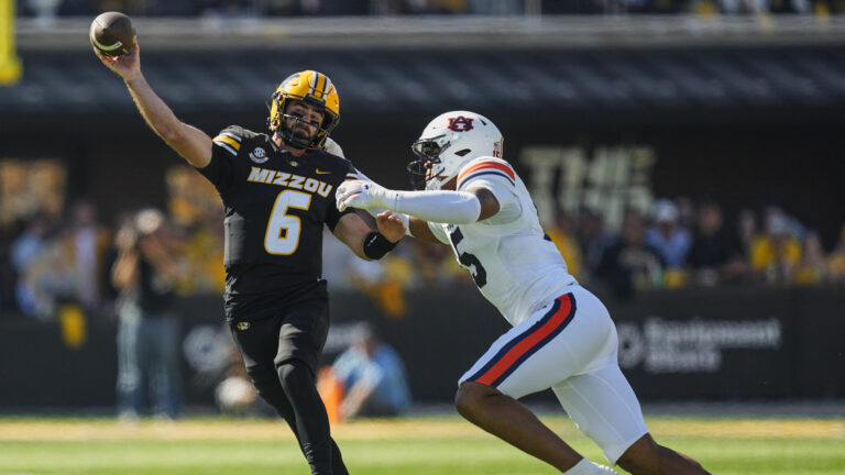 19) Carolina Panthers: DE Keldric Faulk, Auburn