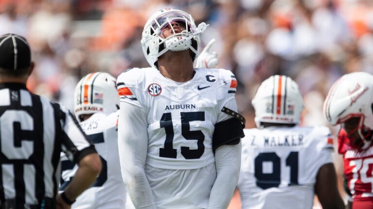 19) Carolina Panthers: EDGE Keldric Faulk, Auburn