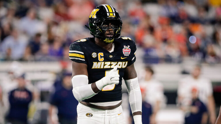 22. Zion Young, DE, Missouri