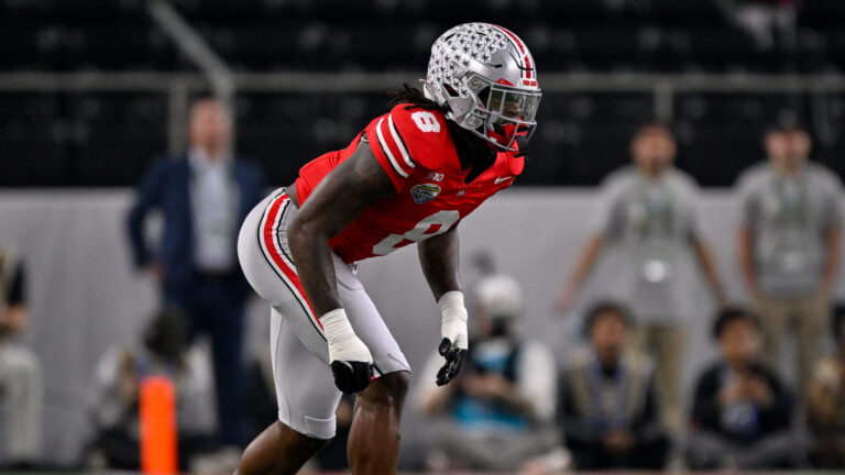 4) Tennessee Titans: LB Arvell Reese, Ohio State