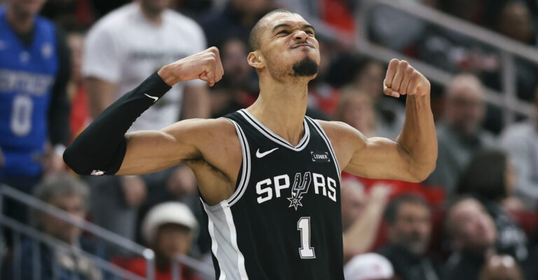 1. San Antonio Spurs (41-16)