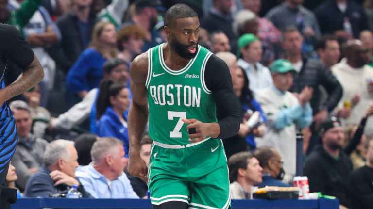 4. Boston Celtics (37-19)