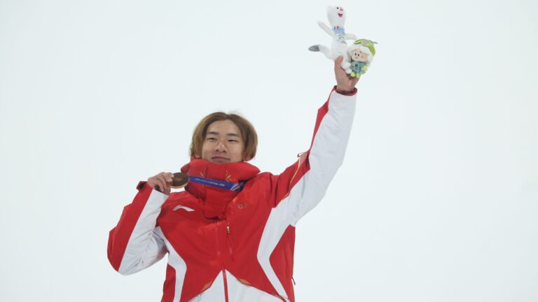 13) China: 6 Medals (0 Gold)