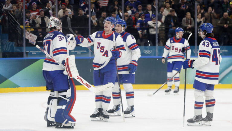 Semifinals - (#2) USA vs (#4) Finland