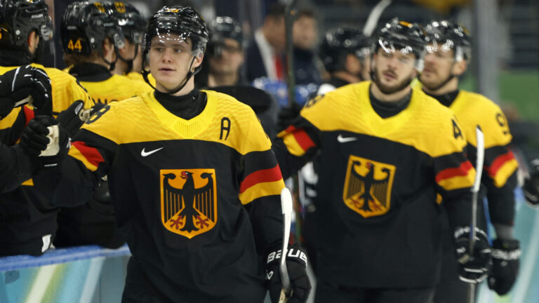Knockout Round - (#6) Germany vs (#11) France