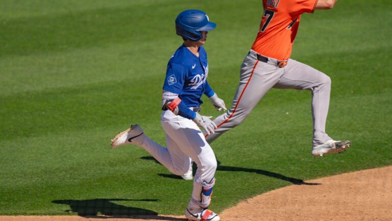 Hyeseong Kim Races Down the Line at Surprise Stadium