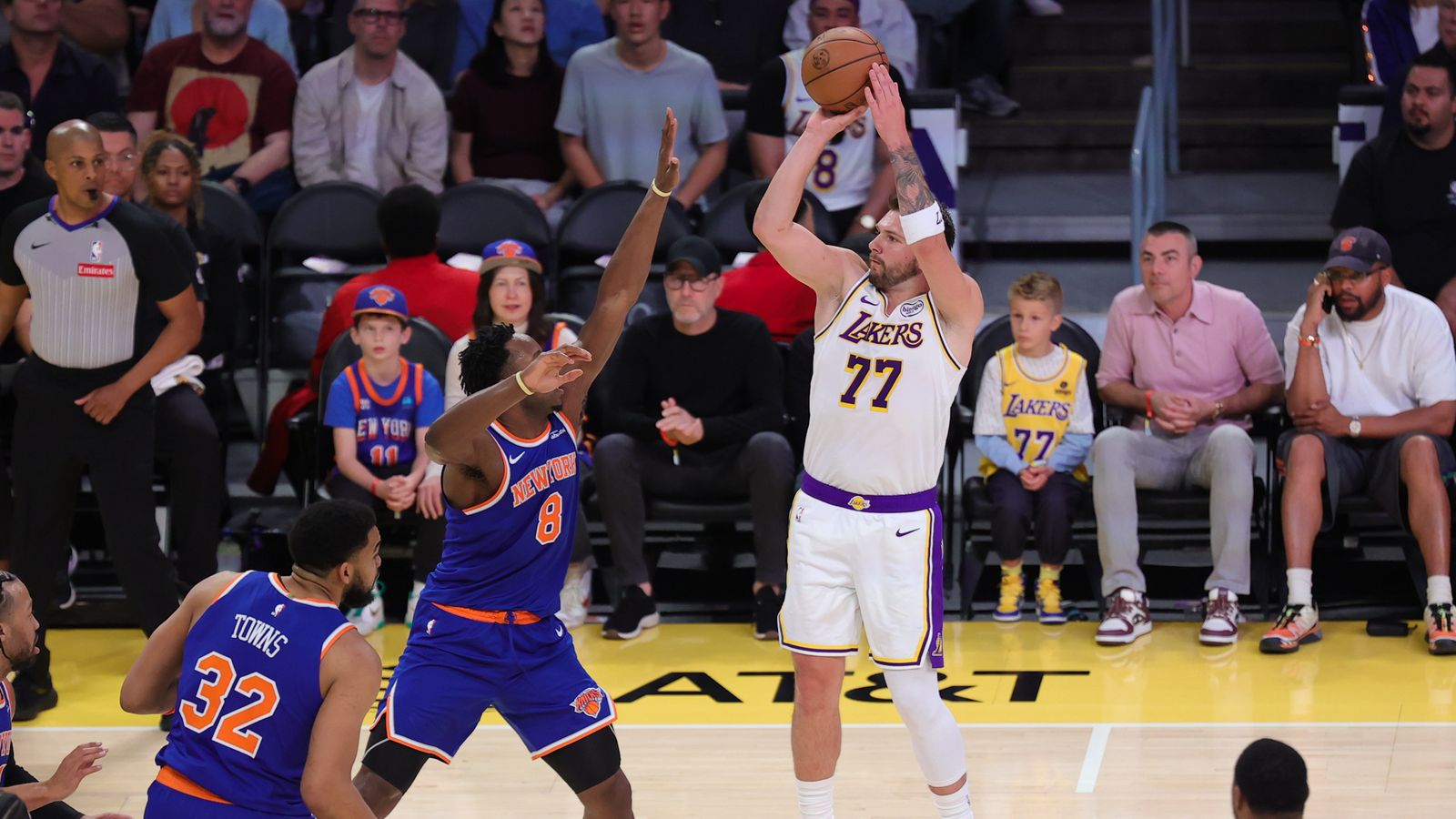 Los Angeles Lakers guard Luka Doncic (77) shoots the basketball during an NBA game against the New York Knicks on March 8, 2026 in Los Angeles, CA.