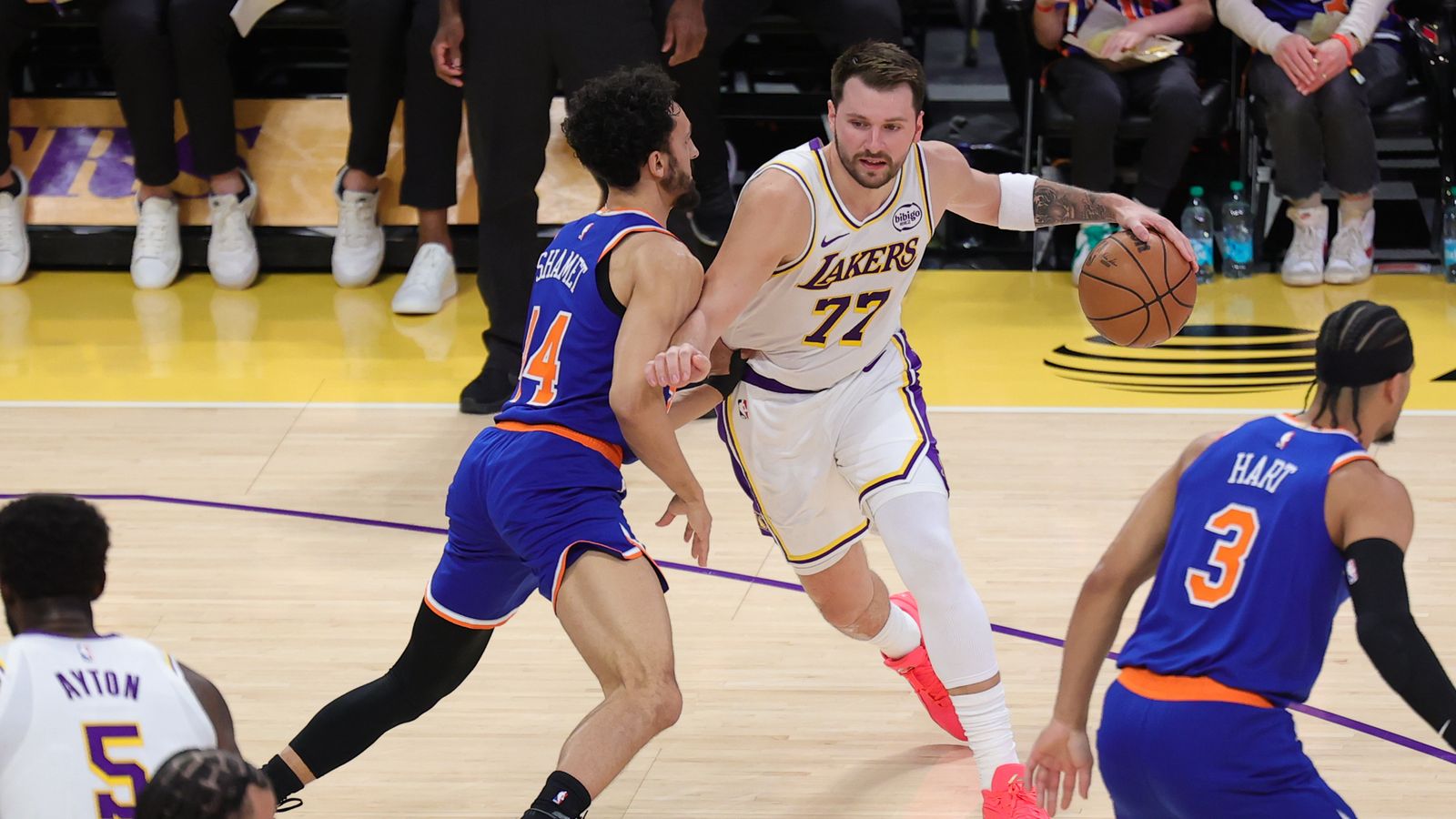 Los Angeles Lakers guard Luka Doncic (77) dribbles the basketball during an NBA game against the New York Knicks on March 8, 2026 in Los Angeles, CA.