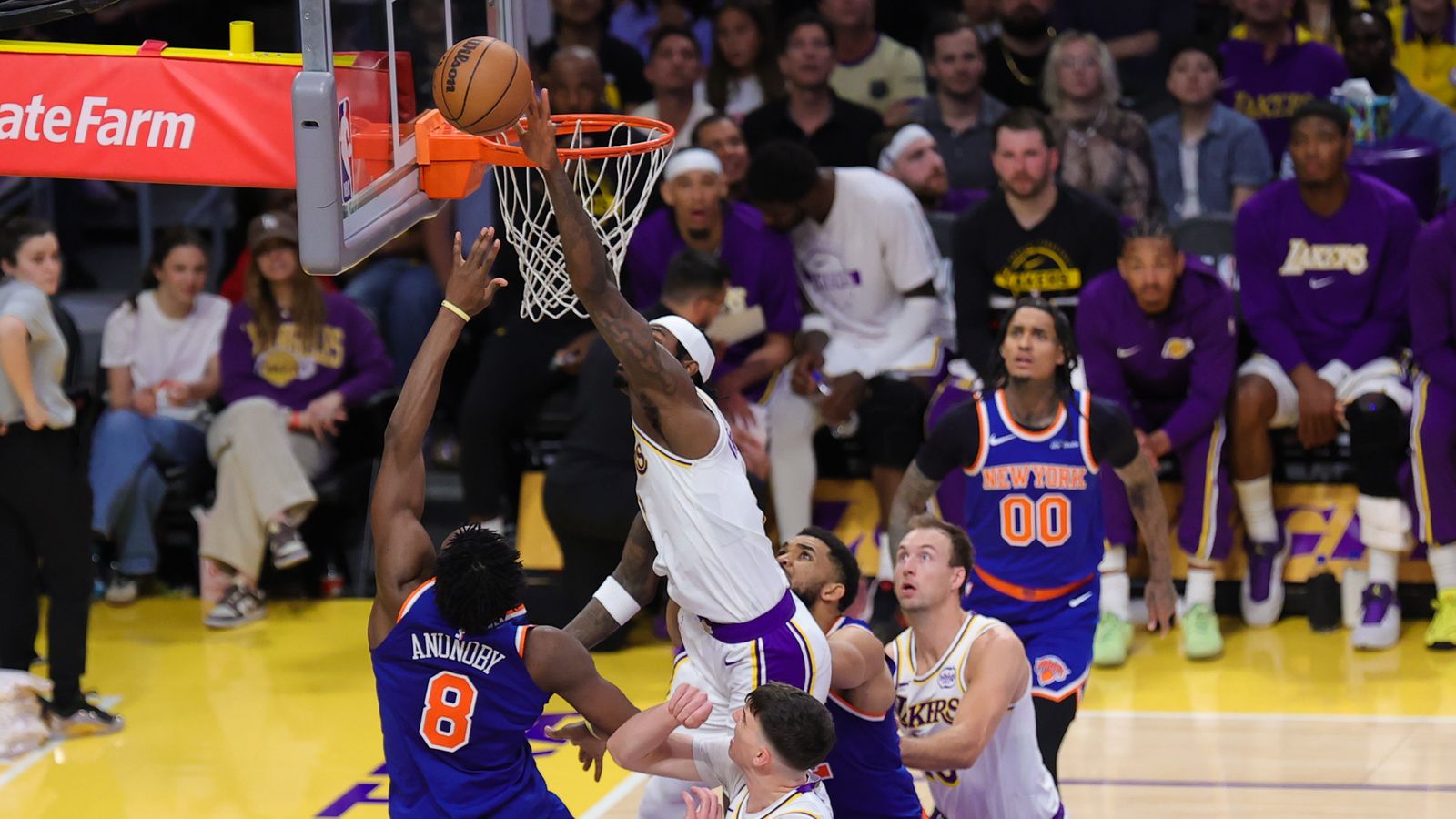 Los Angeles Lakers forward Jarred Vanderbilt (2) blocks a shot during an NBA game against the New York Knicks on March 8, 2026 in Los Angeles, CA.