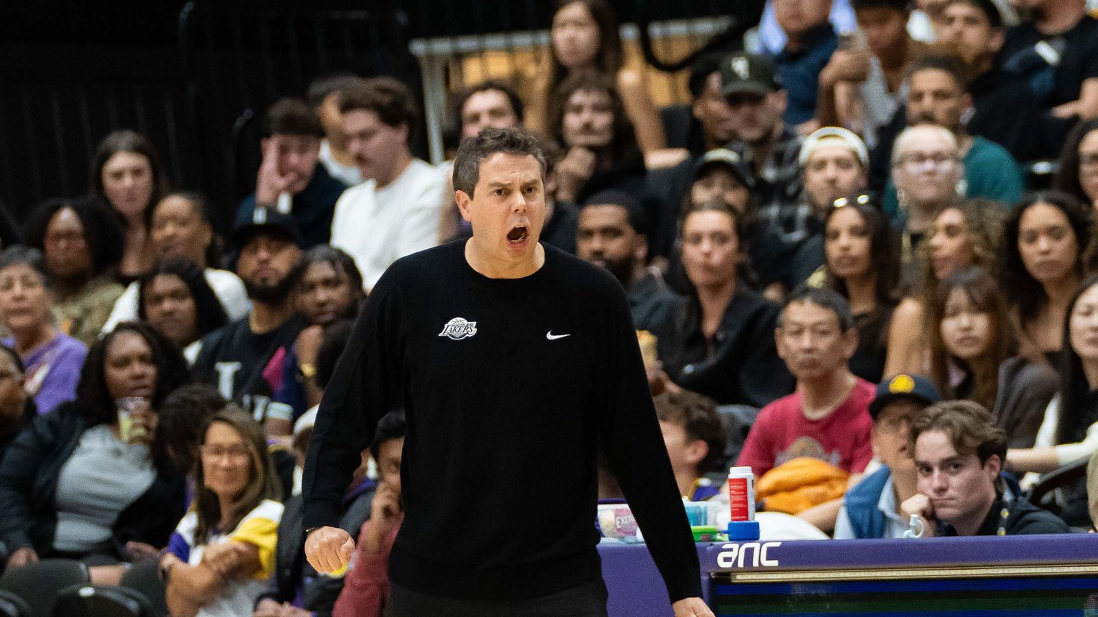 South Bay Lakers coach Zach Guthrie