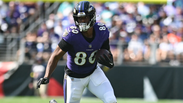 21) Giants Sign TE Isaiah Likely