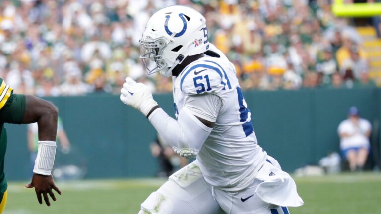 1) Raiders Sign EDGE Kwity Paye