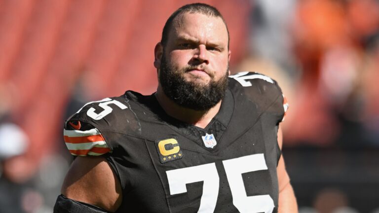 42. Joel Bitonio (LG)