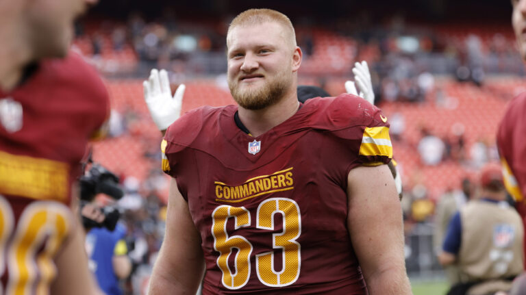 Los Angeles Chargers: C Tyler Biadasz