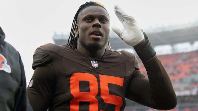 49. David Njoku