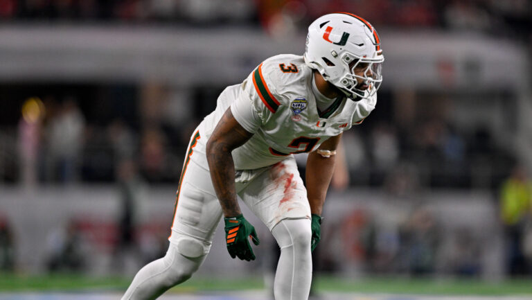 30) EDGE Akheem Mesidor, Miami