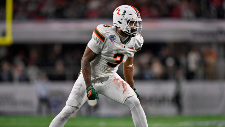 15) Tampa Bay Buccaneers: EDGE Akheem Mesidor, Miami