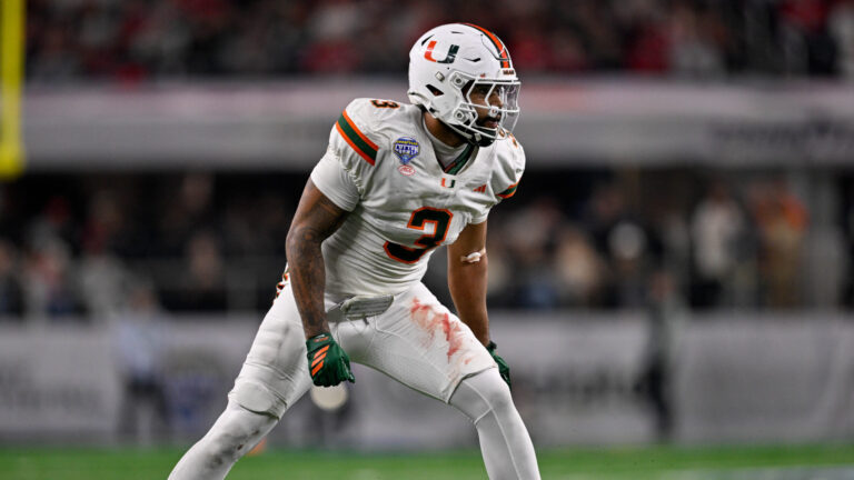 15) Tampa Bay Buccaneers: EDGE Akheem Mesidor, Miami