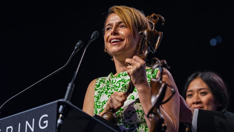 The Goose Egg: Jessie Buckley Defends the Paint Against All Challengers