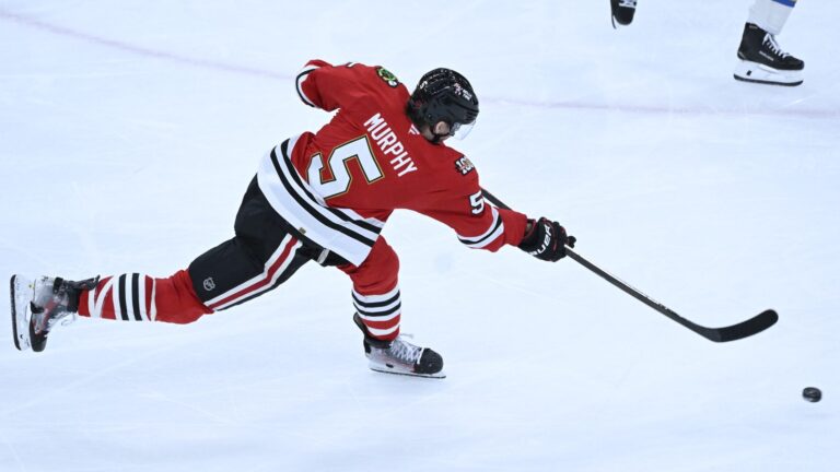 Edmonton Oilers acquire Connor Murphy from Blackhawks