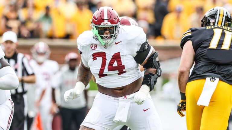 17) Detroit Lions: OT Kadyn Proctor, Alabama