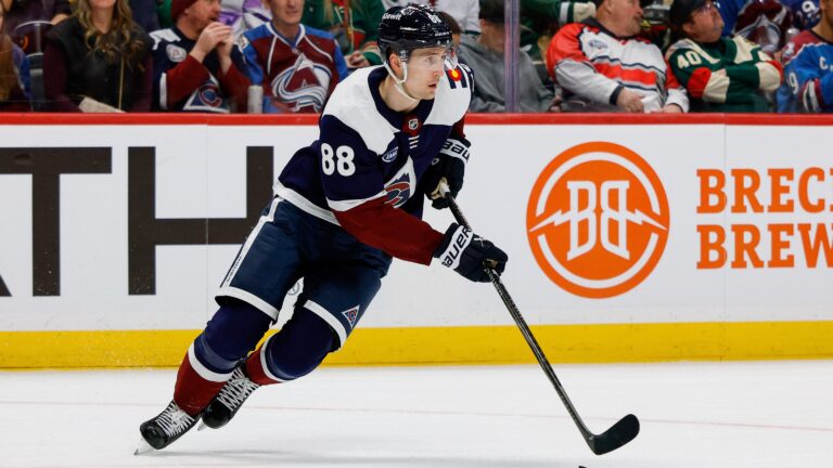 13. Martin Necas, RW, Colorado Avalanche