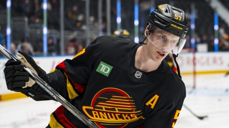 Dallas Stars acquire Tyler Myers from Canucks