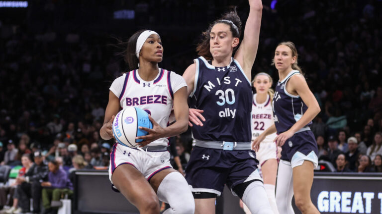  Rickea Jackson Shows Improved Two-Way Skills for Breeze